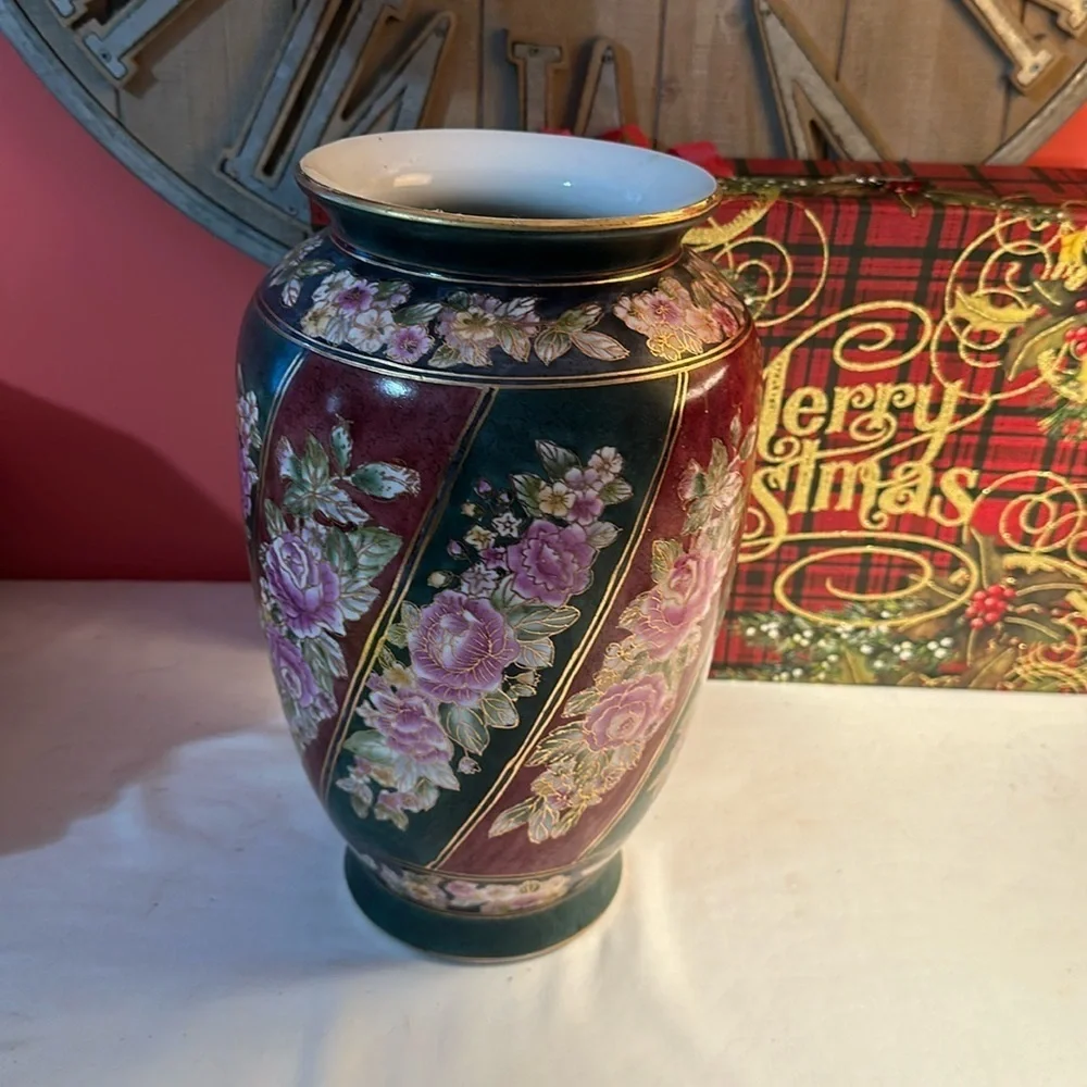 Vintage 12” floral gold trim Andrea by Sade’s vase